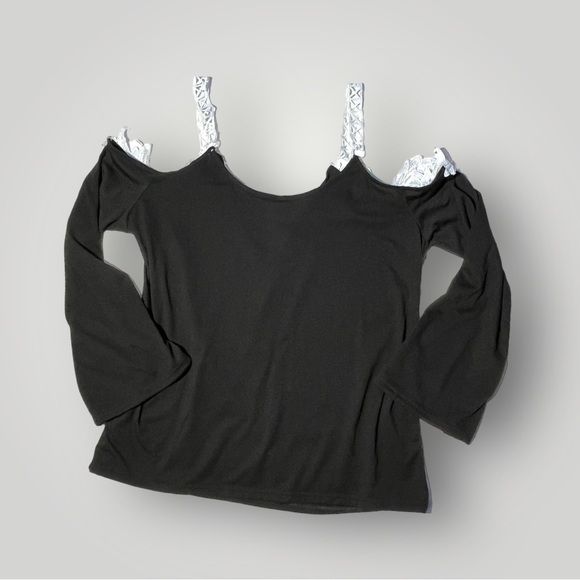 Amy Fashion Black Top with White Lace - Picture 8 of 16